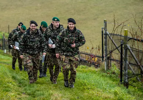 Cât a plătit un elvețian pentru schimbarea de gen, în încercarea de a nu face armata. Modificarea nu l-a ajutat