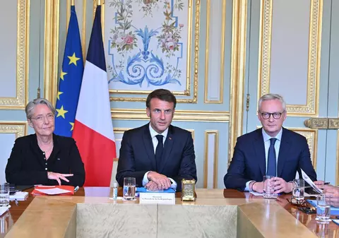 Emmanuel Macron admite că guvernul Franței ia în calcul să blocheze rețelele sociale în timpul revoltelor