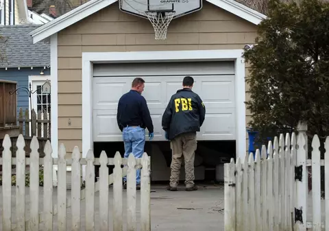 Un român a povestit cum a furat 5 milioane de dolari de la Departamentul de Dezvoltare Economică din California și i-a împărțit cu alți 213 români