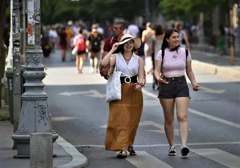 Val de aer tropical peste România. „Temperaturile vor depăși 30 grade Celsius”, anunță meteorologii