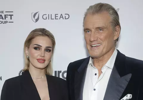 Dolph Lundgren s-a căsătorit cu iubita mai tânără cu 38 de ani. Actorul se luptă cu cancerul de 8 ani: „A fost ca un înger trimis să mă ajute”