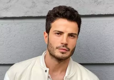 Cine este Furkan Okumuş, actorul care interpretează rolul lui Ege, în serialul „Dragoste și speranță", de la Kanal D2