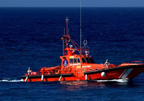 O navă cu 200 de migranți la bord a dispărut în largul insulelor Canare. Operațiune amplă de căutare a marinei spaniole