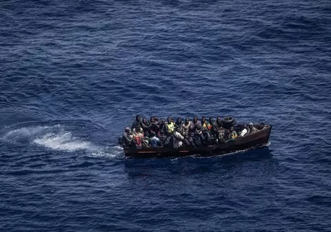 Până în 90 de migranți au fost salvați de la bordul unei ambarcațiuni în largul insulelor Canare