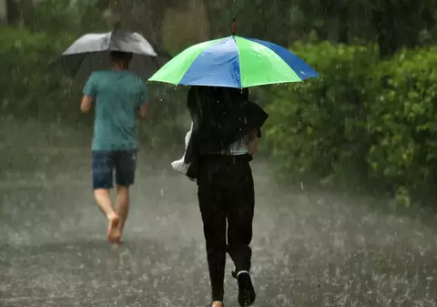 Ploi torențiale în București, în următoarea oră! Alertă meteo pentru capitală emisă de meteorologi