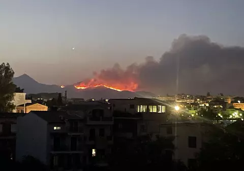 Incendiu de proporții și în nordul insulei Corfu. Cinci așezări au fost evacuate
