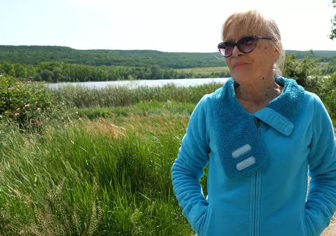 VIDEOREPORTAJ. În mintea unui „om sovietic”. Cum explică atașamentul față de Moscova una dintre liderele protestelor antieuropene din Chișinău: „Am 55 de tomuri ale lui Lenin, 17 ale lui Stalin” 