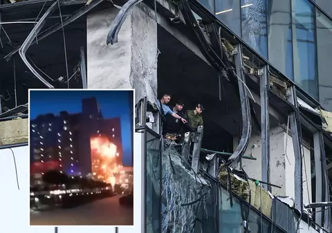 VIDEO | Momentul când dronele lovesc turnul cu 49 de etaje din Moscova. Rusia spune că erau scăpate de sub control, fiind anihilate electronic