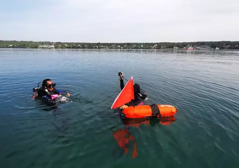 Un feribot s-a scufundat în Indonezia. Cel puțin 15 oameni au murit