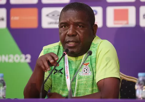 Antrenorul unei echipe naționale de fotbal, anchetat pentru comportamentul său sexual: „Dacă vrea să se culce cu cineva, trebuie să spui da”