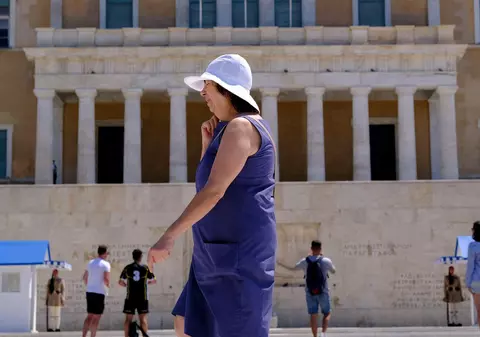Val de caniculă în Grecia, cu temperaturi de peste 40 de grade Celsius. Atenționare MAE pentru românii care merg acolo