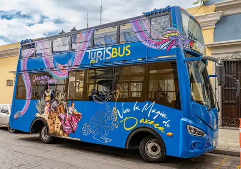 Cel puțin 20 de oameni au murit în Mexic, după ce un autobuz s-a prăbușit într-o râpă