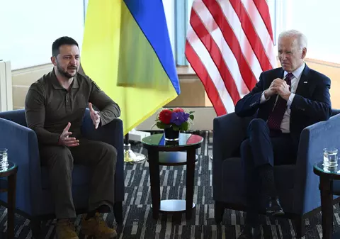 Volodimir Zelenski afirmă că Biden „ar fi putut pune capăt războiului din Ucraina în 5 minute”. Cu ce preț