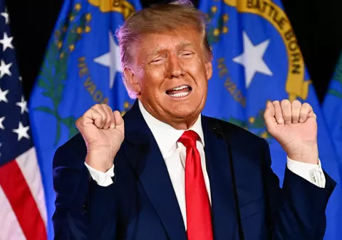 „Trebuie să oprim această nebunie”. Donald Trump spune că trimiterea de muniţii cu dispersie Ucrainei deschide calea către un al treilea război mondial