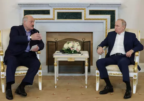 Lukașenko glumește cu Putin, despre mercenarii Wagner din Belarus: "Ne stresează, vor să meargă în Occident, într-o «excursie» la Varșovia"