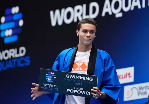 David Popovici, „Cel mai bun înotător din lume în 2022”. A fost premiat în Japonia, înainte să ia startul la Mondialele de natație