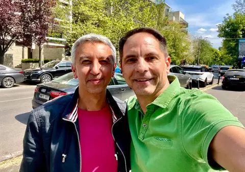 Reacția lui Dan Diaconescu după ce Dan Negru s-a pozat pe plaja din Mamaia. „Marea e despre amintiri”, a scris prezentatorul de la Kanal D