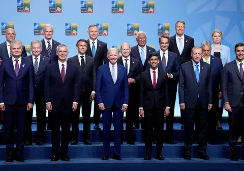 Summitul NATO | „Ucraina va deveni membră NATO”, spune Stoltenberg, dar promisiunea „prea vagă” dezamăgește Kievul