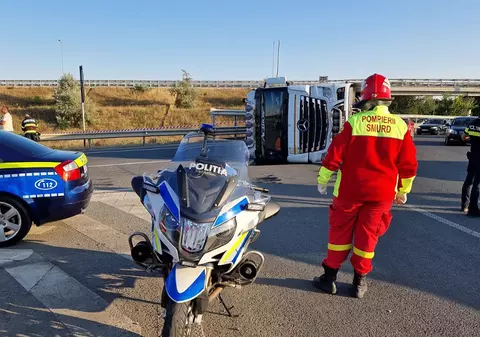 Circulație îngreunată pe autostrada A4, după ce un TIR s-a răsturnat în dreptul orașului Agigea