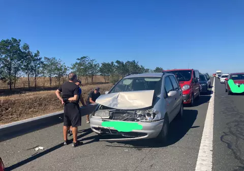 Accident în lanț pe Autostrada Soarelui, la ieşirea spre Constanţa. Opt mașini cu peste 20 de pasageri, implicate