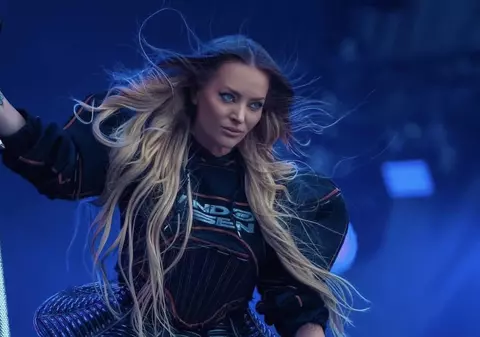 Cum își petrece Delia vara aceasta. „Am făcut chestii destul de aventuroase. Vreau să zburăm mai mult”