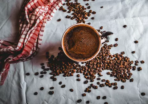 5 avantaje aduse de consumul de cafea boabe