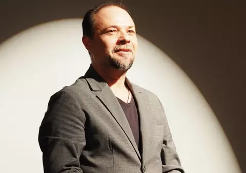 Alex Conovaru, declarații despre rolul lui din serialul „Groapa”, de la Pro TV: „Eu, ca actor, nu-mi judec niciodată personajul”