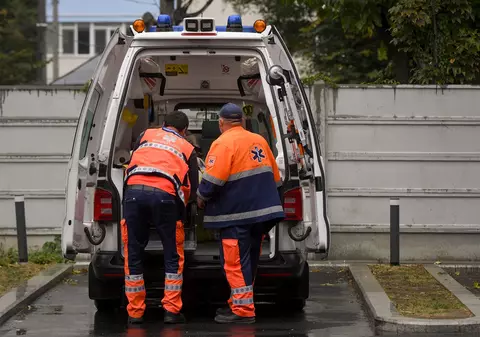 O senatoare AUR acuză că o femeie a murit la Spitalul Comunal Băneasa, unde a așteptat 3 ore o ambulanță. Serviciul de Ambulanță o contrazice: „Gestionarea cazului a fost conformă”