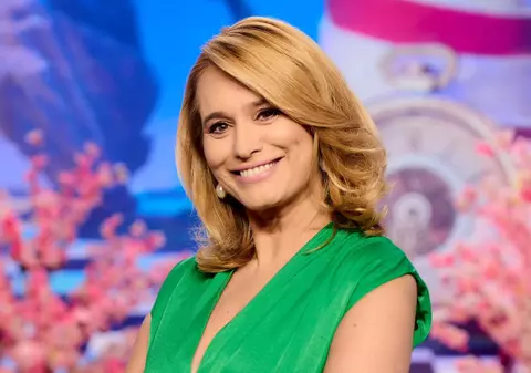 Imagini rare cu Andreea Esca în costum de baie. Prezentatoarea a împlinit 51 de ani