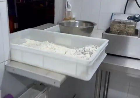 Comisari ANPC, agresați în timpul unui control în Satul de Vacanţă din Constanţa. Ce nereguli au fost găsite