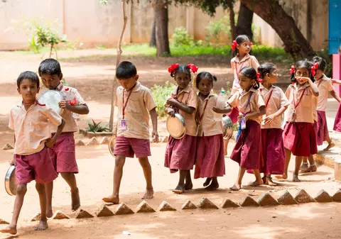 Aproape o jumătate de miliard de copii din Asia de Sud sunt expuși la temperaturi extrem de ridicate, avertizează UNICEF