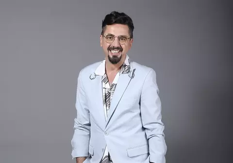 Cosmin Natanticu a lucrat într-o benzinărie. Cum se descurca financiar când s-a apucat de stand-up: „Apărusem la Bravo, bravissimo, la TVR”