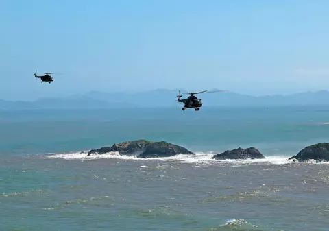 China face exerciții militare în jurul Taiwanului, ca „avertisment sever” pentru forțele separatiste. Reacție de la Taipei