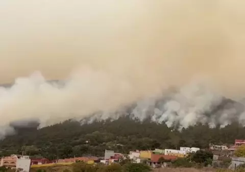 Peste 26.000 de persoane au fost evacute din calea incendiului din Tenerife