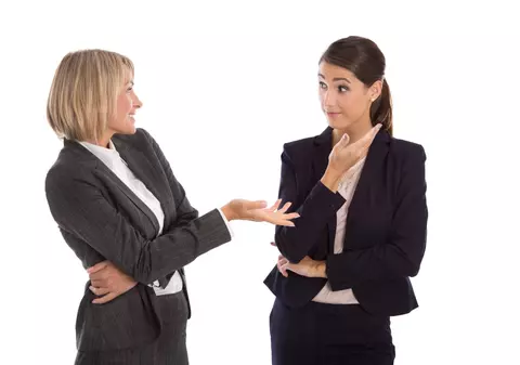 Limbajul corpului - 10 semne că un om te minte