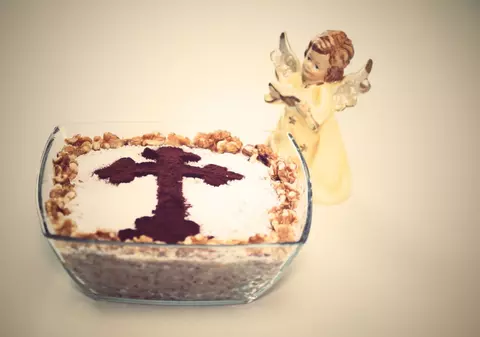 Moșii de toamnă 2023. Tradiţii şi superstiții de Sâmbăta Morţilor, din noiembrie