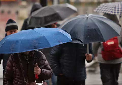 Se schimbă vremea: meteorologii anunţă ploi şi vânt, până miercuri. Prognoza pentru Bucureşti