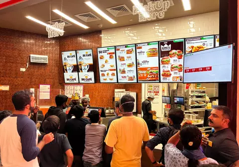 Burger King anunță că „roșiile au plecat în vacanță” în India, în contextul în care țara se confruntă cu inflația alimentară