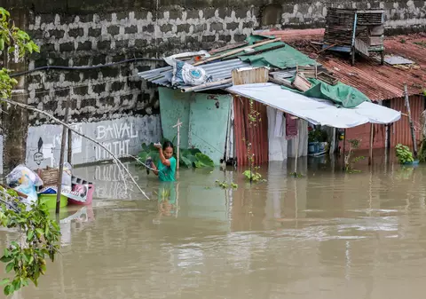 China intensifică operațiunile de salvare după taifunul Doksuri. Cea mai gravă furtună din ultimul deceniu a făcut zeci de victime. FOTO