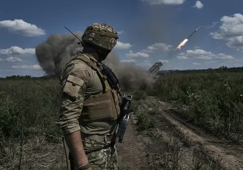 Război în Ucraina, ziua 537 | Zelenski, în vizită pe front. Kievul susține că împiedică înaintarea rușilor în estul țării