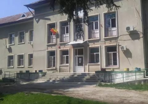 Crimă la Spitalul de psihiatrie Gura Ocniţei din Dâmbovița. Una dintre femeile internate a strâns de gât o altă pacientă, pe holul instituției