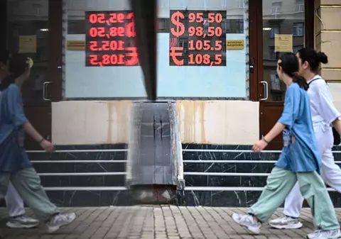 Rusia lui Putin se confruntă cu prăbușirea rublei și creșterea prețurilor. „Cât de multă inflație va tolera populația rusă?”