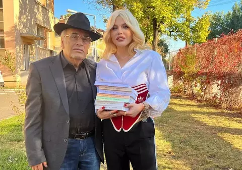 Mesajul Loredanei Groza pentru tatăl ei: „E o minune în fiecare zi să te știu alături”. Câți ani a împlinit Vasile Groza