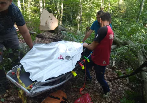 Persoană decedată, găsită de un turist în Munţii Maramureşului