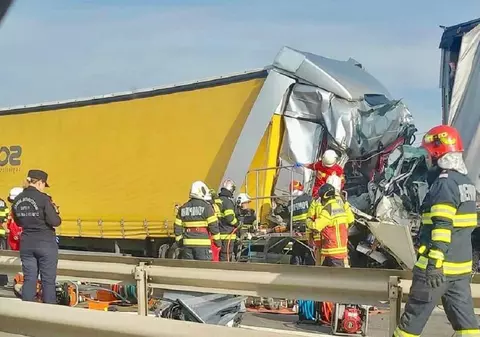 Cine sunt cei cinci bărbați morți în accidentul de pe A1, unde un microbuz a fost strivit complet între două camioane