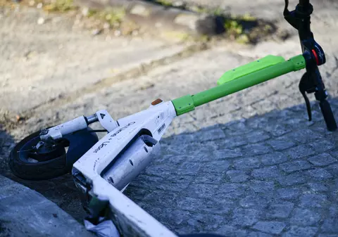 Băiat de 15 ani din Arad, care mergea cu trotineta electrică pe contrasens, ucis de o mașină condusă de un șofer beat