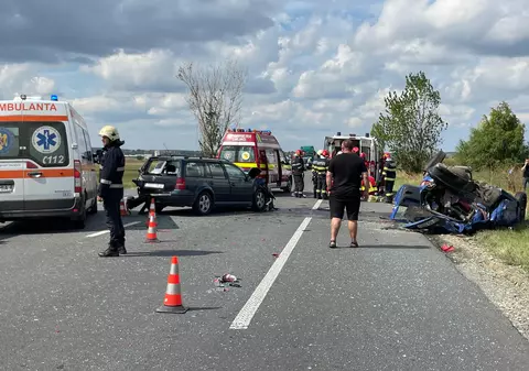 Un mort și doi răniți în urma unui accident produs la Podu Iloaei. Accidentul, provocat de un șofer care a intrat în depășire