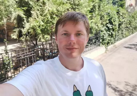 Un blogger rus pro-război a fost arestat la Moscova, posibil semn că Putin vrea controlul spațiului informațional, spun analiștii