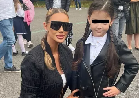 Bianca Drăgușanu, atenționată pentru cum merge îmbrăcată la școala fiicei sale: „Avea o problemă cu mine”. Sofia a trecut clasa întâi