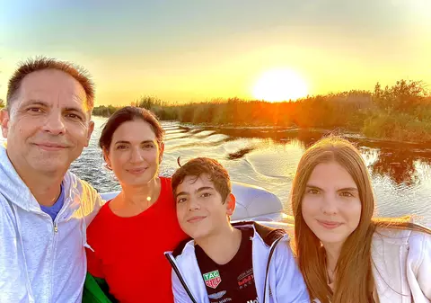 Dan Negru, despre educația pe care le-o oferă copiilor săi: „Nu-i vreau elite, nu-i vreau plecați la studii în străinătate” INTERVIU